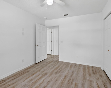 2206 S 34th Street - Photo Thumbnail 27
