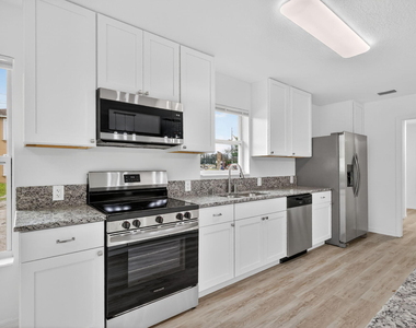 2206 S 34th Street - Photo Thumbnail 18