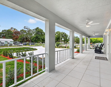 2206 S 34th Street - Photo Thumbnail 6