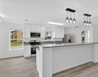 2206 S 34th Street - Photo Thumbnail 14
