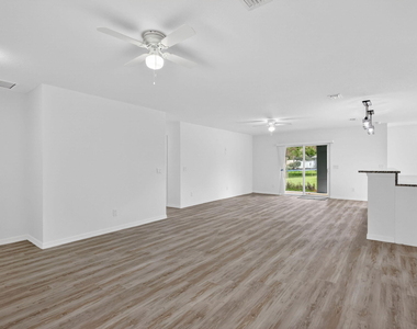 2206 S 34th Street - Photo Thumbnail 8