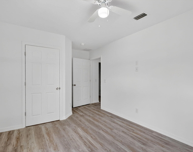 2206 S 34th Street - Photo Thumbnail 30