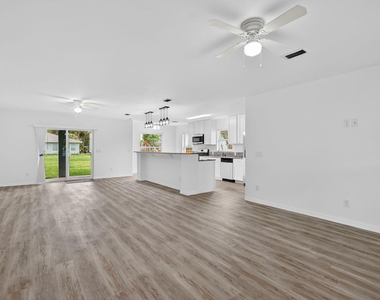 2206 S 34th Street - Photo Thumbnail 9