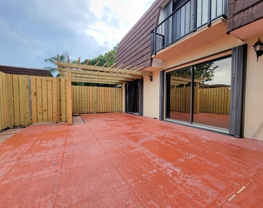 1522 15th Lane - Photo Thumbnail 2