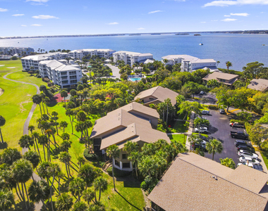 233 Ne Edgewater Drive - Photo Thumbnail 28