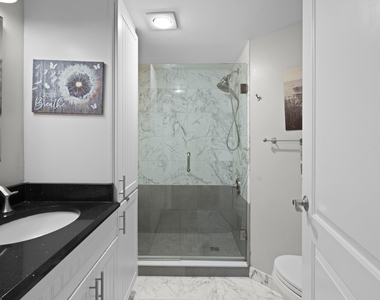 233 Ne Edgewater Drive - Photo Thumbnail 25