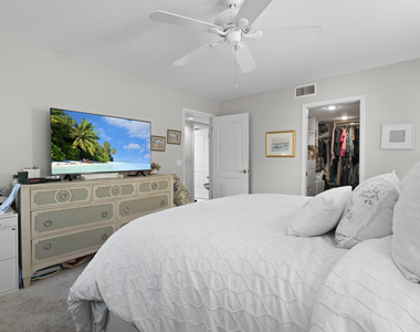 233 Ne Edgewater Drive - Photo Thumbnail 18