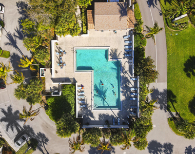 233 Ne Edgewater Drive - Photo Thumbnail 30