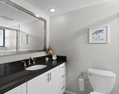 233 Ne Edgewater Drive - Photo Thumbnail 21