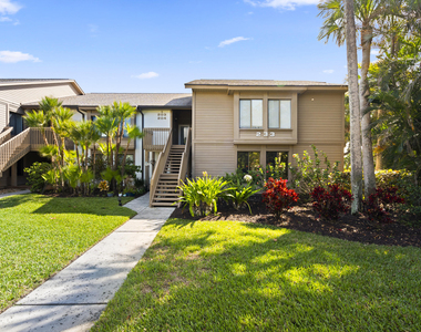 233 Ne Edgewater Drive - Photo Thumbnail 1