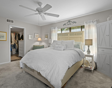233 Ne Edgewater Drive - Photo Thumbnail 17