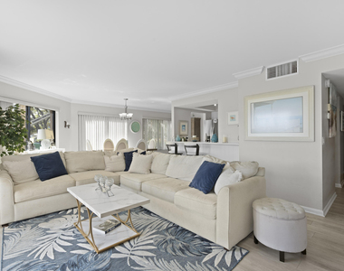 233 Ne Edgewater Drive - Photo Thumbnail 6