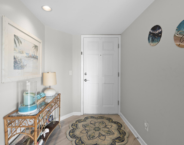 233 Ne Edgewater Drive - Photo Thumbnail 4