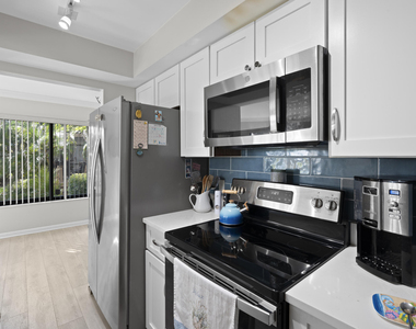 233 Ne Edgewater Drive - Photo Thumbnail 12