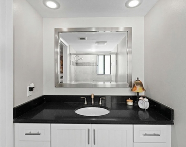 233 Ne Edgewater Drive - Photo Thumbnail 22