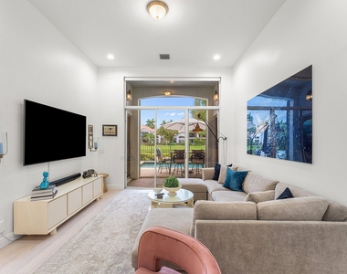 2221 Nw 62nd Drive - Photo Thumbnail 2