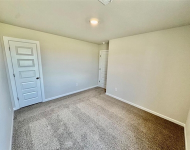 6100 Blackwood Courts - Photo Thumbnail 19