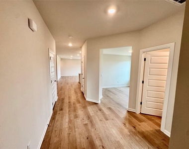 6100 Blackwood Courts - Photo Thumbnail 3