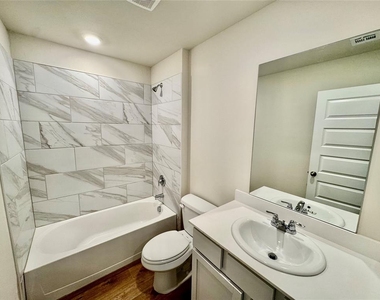6100 Blackwood Courts - Photo Thumbnail 12
