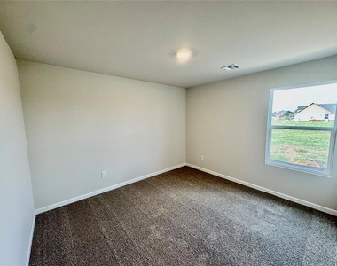 6100 Blackwood Courts - Photo Thumbnail 14