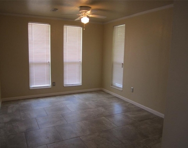1530 Melrose Drive - Photo Thumbnail 10