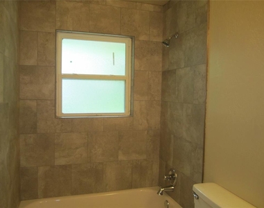 1530 Melrose Drive - Photo Thumbnail 37