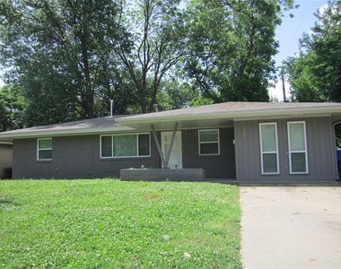 1530 Melrose Drive - Photo Thumbnail 21