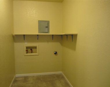 1530 Melrose Drive - Photo Thumbnail 20