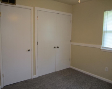 1530 Melrose Drive - Photo Thumbnail 17