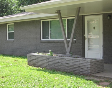 1530 Melrose Drive - Photo Thumbnail 22