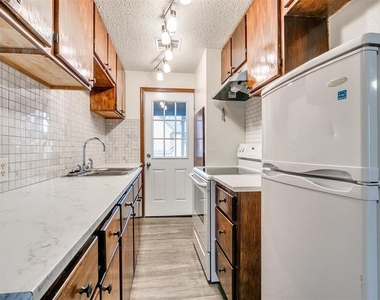 217 Daws Street - Photo Thumbnail 5