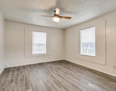 217 Daws Street - Photo Thumbnail 2
