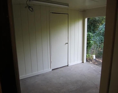 820 Russell Circle - Photo Thumbnail 8