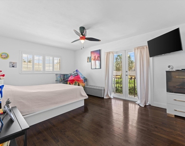 2948 Ne 35th Court - Photo Thumbnail 28