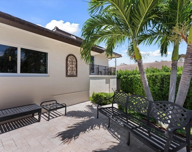 2948 Ne 35th Court - Photo Thumbnail 37