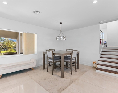 2948 Ne 35th Court - Photo Thumbnail 5