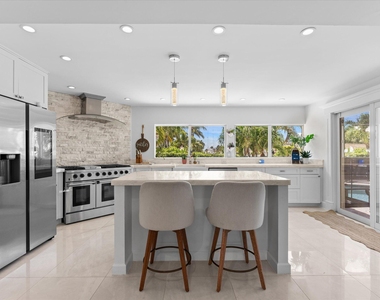 2948 Ne 35th Court - Photo Thumbnail 18