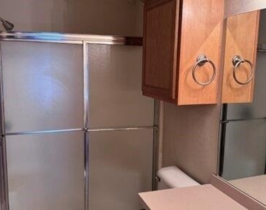 1712 Riviera Lane - Photo Thumbnail 9