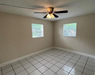 5721 Sw 38th Street - Photo Thumbnail 6