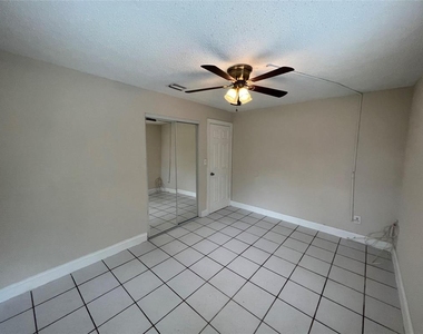 5721 Sw 38th Street - Photo Thumbnail 8