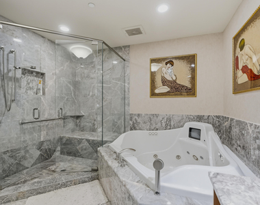 16051 Collins Avenue - Photo Thumbnail 13