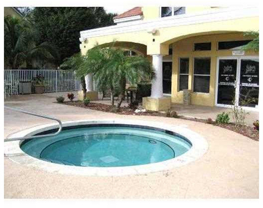 2405 Nw 33rd Street - Photo Thumbnail 5