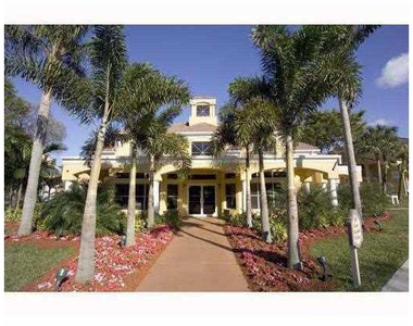 2405 Nw 33rd Street - Photo Thumbnail 2