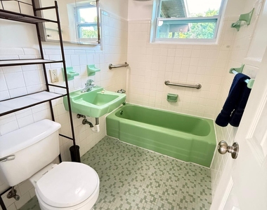 3231 Se Monte Vista Street - Photo Thumbnail 13