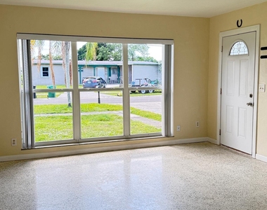3231 Se Monte Vista Street - Photo Thumbnail 11