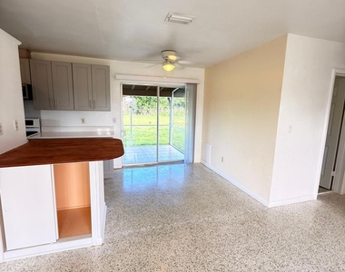 3231 Se Monte Vista Street - Photo Thumbnail 5