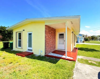 3231 Se Monte Vista Street - Photo Thumbnail 2