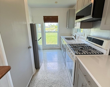3231 Se Monte Vista Street - Photo Thumbnail 6