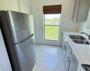 3231 Se Monte Vista Street - Photo Thumbnail 8