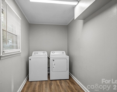 4800 Maplecrest Drive - Photo Thumbnail 11